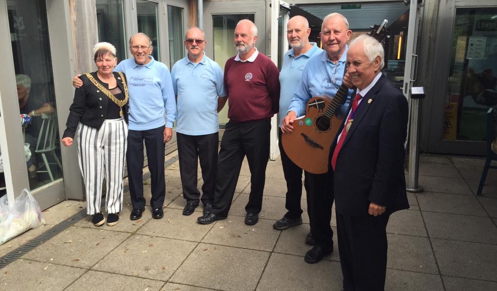 Members of Halfway Harmony with Lord Mayor Councillor Pauline Murphy & Councillor Brian Vincent at Action Mesothelioma Day