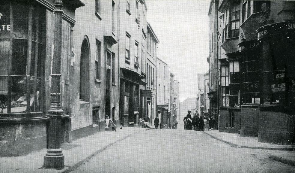 Looe Street, Plymouth late19th century (photo courtesy of Plymouth and West Devon Record Office)
