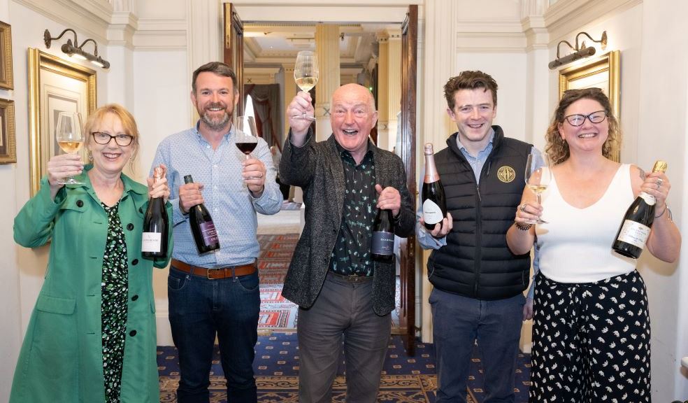 Susy Atkins, Dan Farrell-Wright, Oz Clarke OBE, Mike Best MW, Pip Vanham Susy Atkins, Dan Farrell-Wright, Oz Clarke OBE, Mike Best MW, Pip Vanham