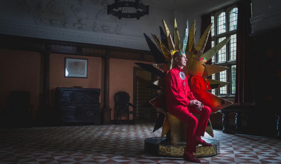 Universe Throne