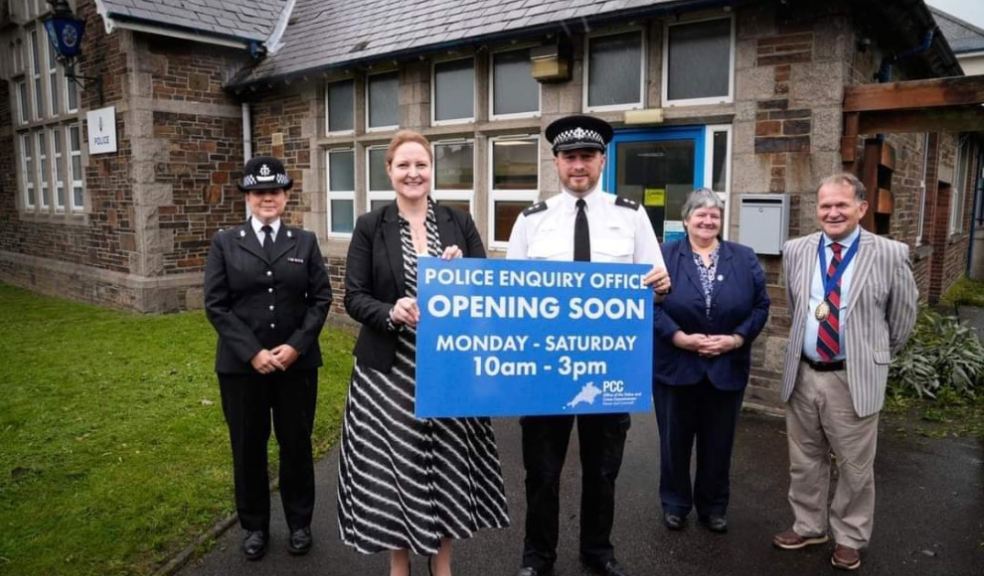 L-R: Chief Superintendent Jenny Bristow, PCC Alison Hernandez, Sector Inspector Chris Conway, Cllr Julie Yelland, Okehampton Town Mayor Allenton Fisher