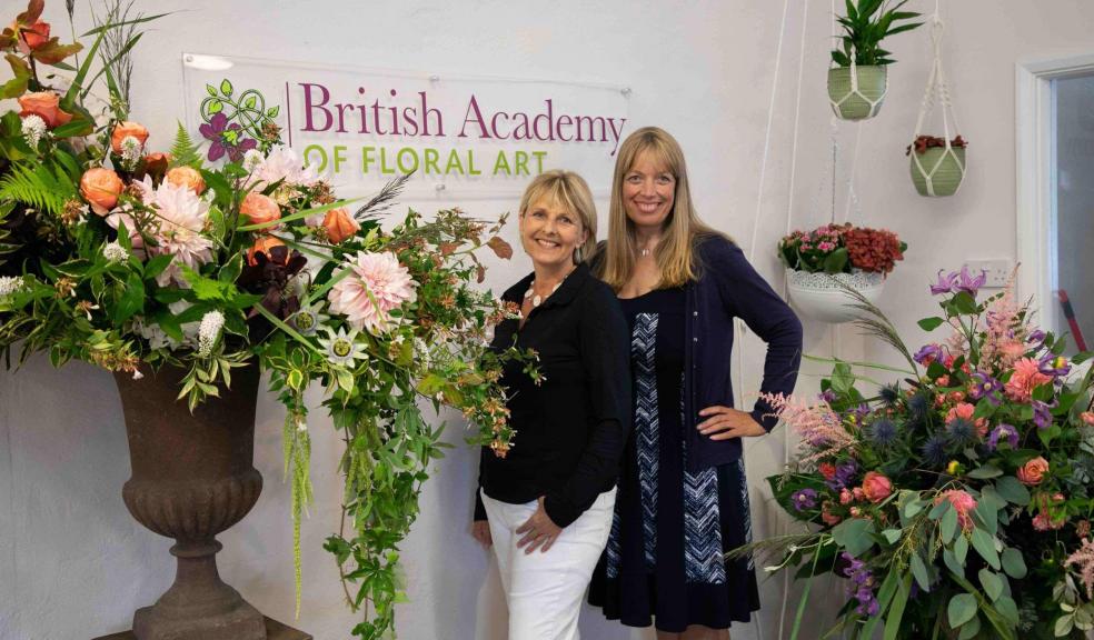 Julie Collins & Tina Parkes Master Florists British Academy of Floral Art Julie Collins & Tina Parkes Master Florists British Academy of Floral Art